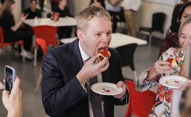 Labour promises to keep school lunch programme