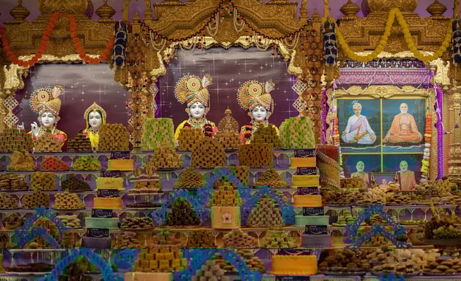 Mountain of food at BAPS Swaminarayan ‘annakut’