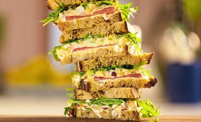 $3,300 fine for Kiwi grandma carrying chicken sandwich into Australia