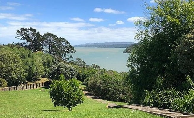 Rediscover Puketapapa's open spaces this summer