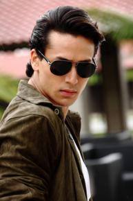 I was born with two left feet: Tiger Shroff
