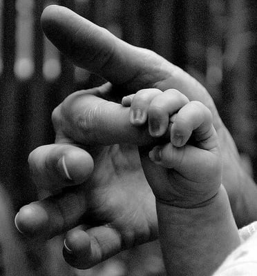 Parental absence may lead to early smoking, drinking