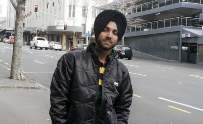Brave Atinder fights back to foil robbery attempt