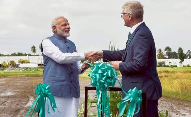 Modi visits rice research centre in Philippines