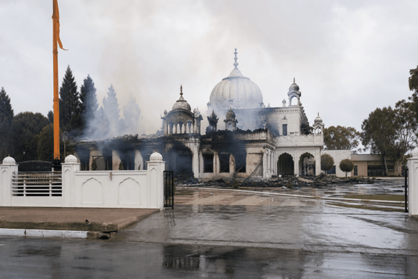 A devastating fire has completely destroyed Gurudwara Dashmesh Darbar in Virginia, Adelaide, after a blaze broke out late Sunday night, triggering explosions and causing the building to collapse.