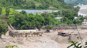 More than 600 killed in flash floods on Nepal-Tibet border